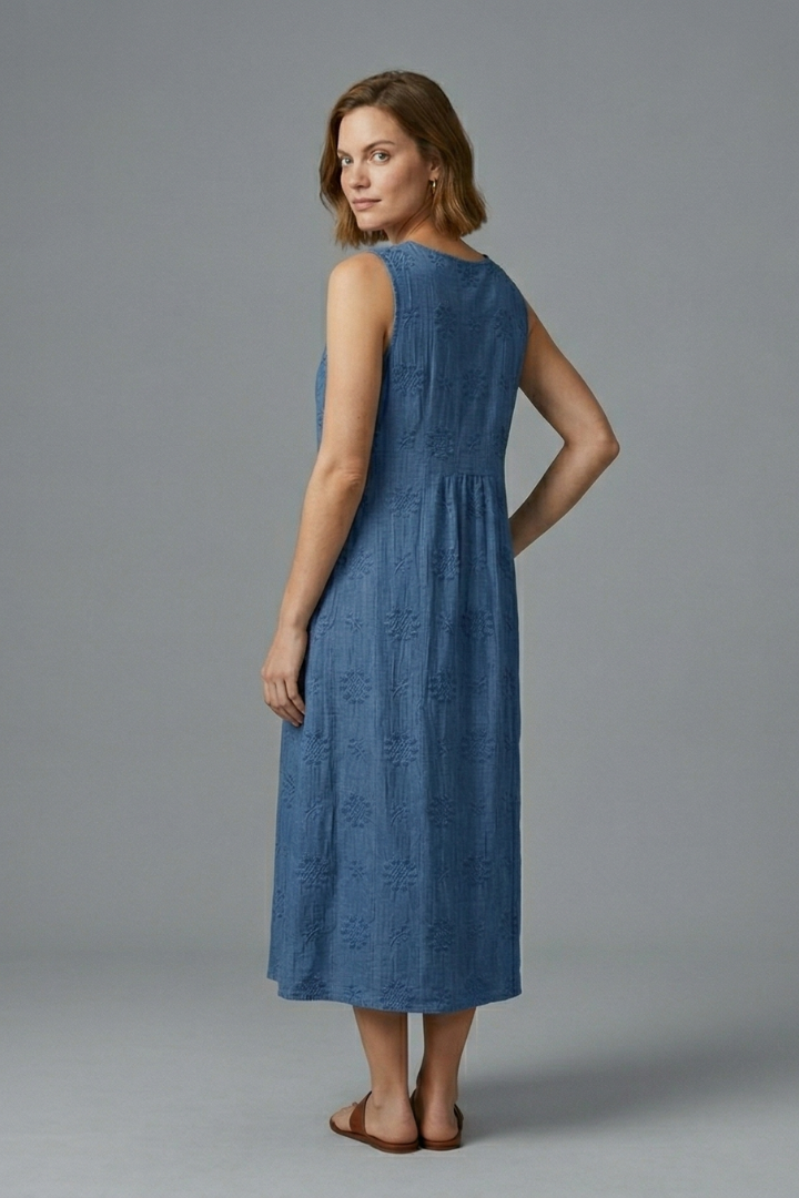 Women's Sleeveless Midi Dress - Round Neck Pockets Textured