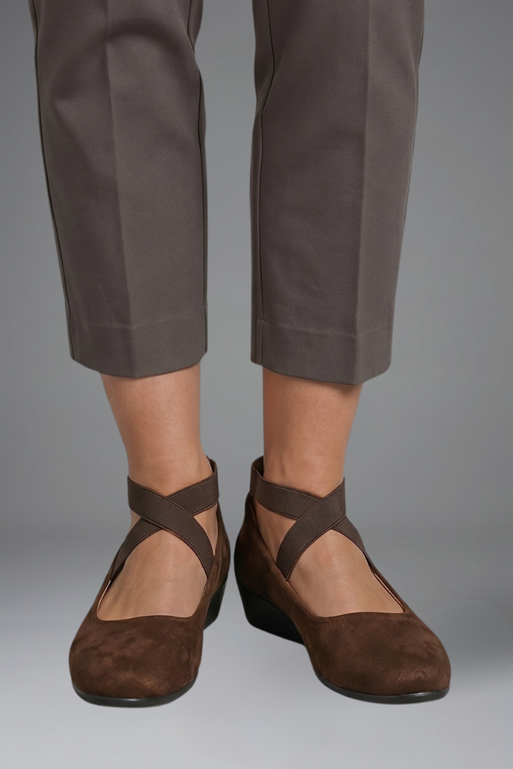 Women's Orthopaedic Slip-On Flats - Low Wedge Elastic Strap