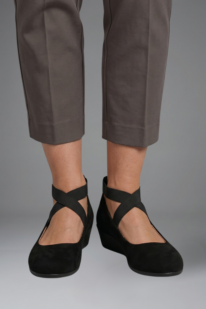 Women's Orthopaedic Slip-On Flats - Low Wedge Elastic Strap