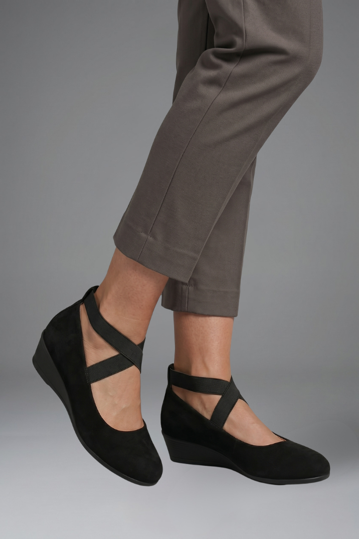 Women's Orthopaedic Slip-On Flats - Low Wedge Elastic Strap