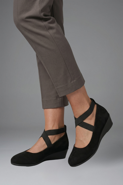 Women's Orthopaedic Slip-On Flats - Low Wedge Elastic Strap