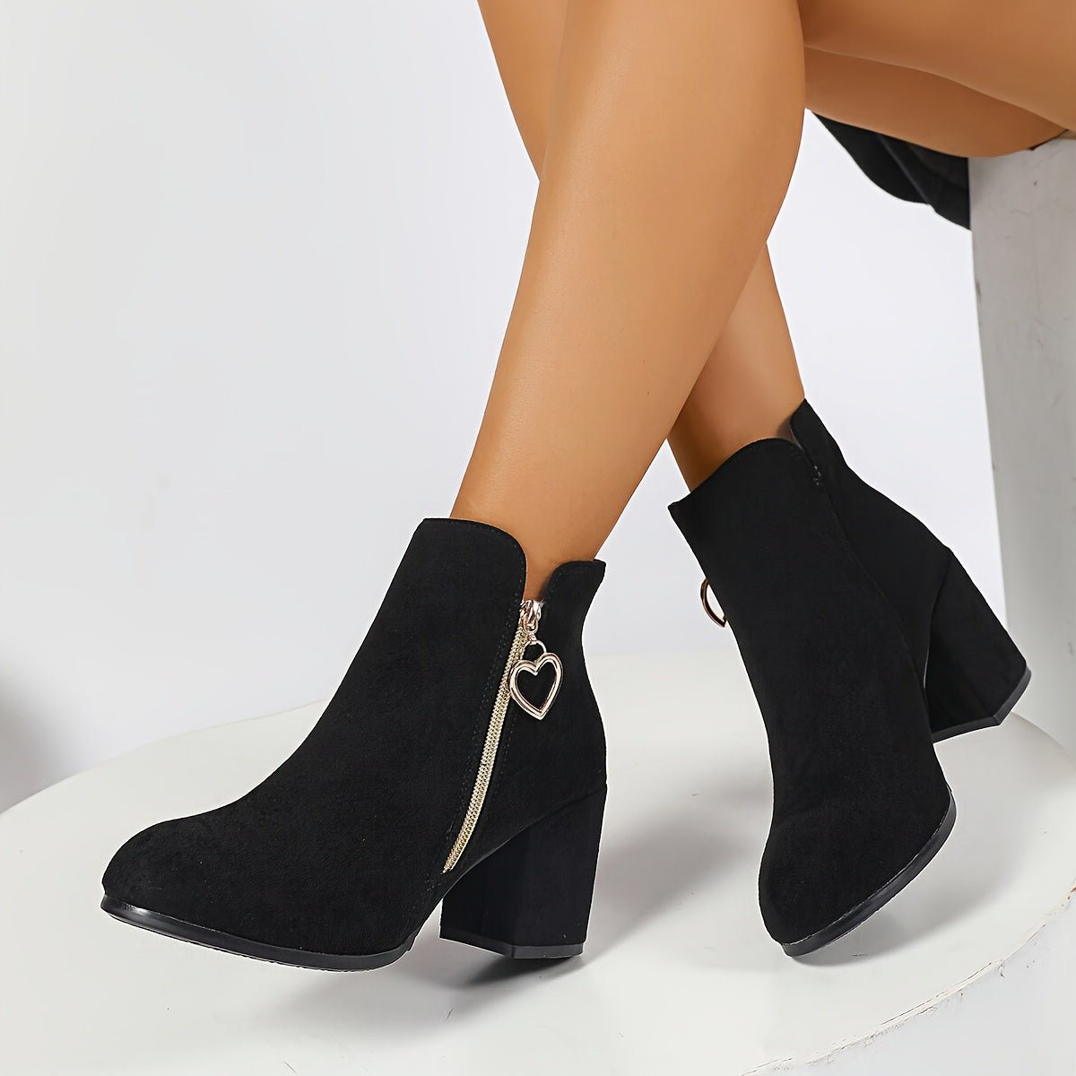 Women's Block Heel Ankle Boots - Round Toe Side Zip Boots